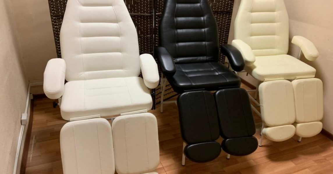 Перетяжка обивки косметологического кресла